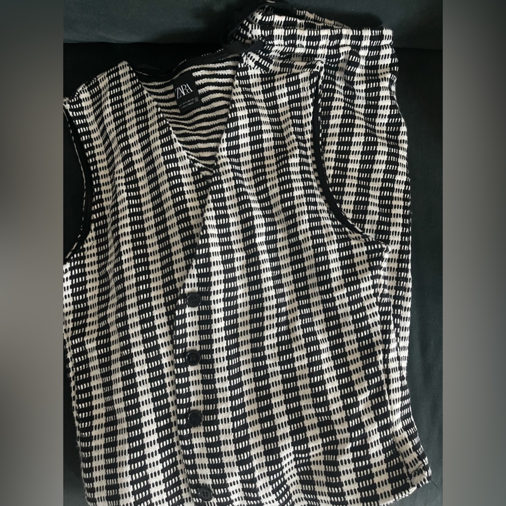 Zara black and white set size small